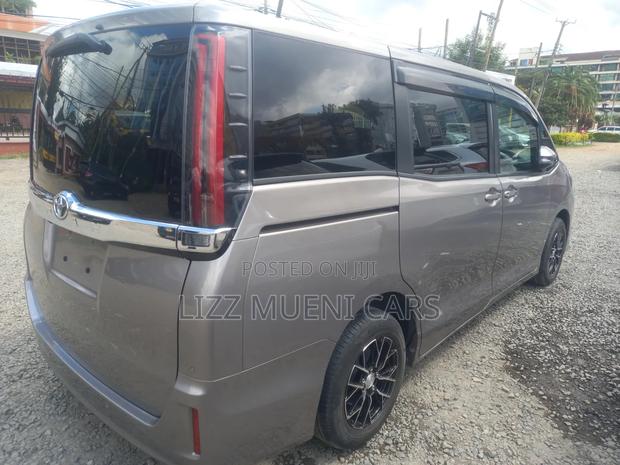 Toyota Noah 2.0 AWD (7 Seater) 2019 Brown