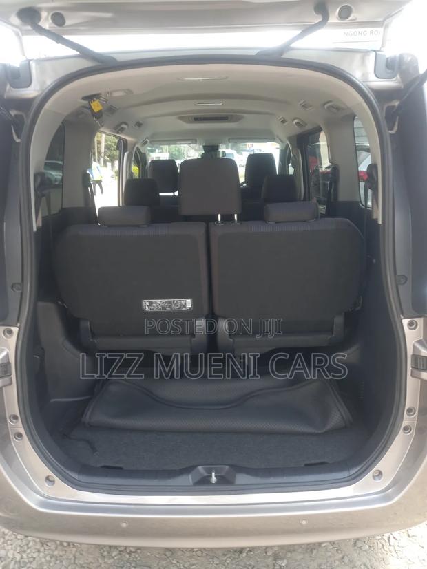 Toyota Noah 2.0 AWD (7 Seater) 2019 Brown