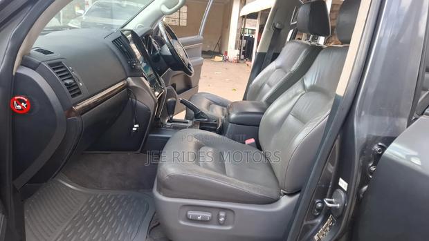 Toyota Land Cruiser 2008 Gray
