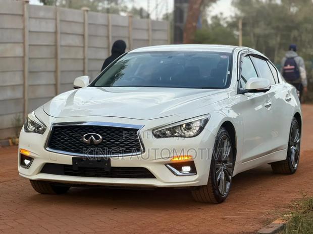 Nissan Skyline 2019 White