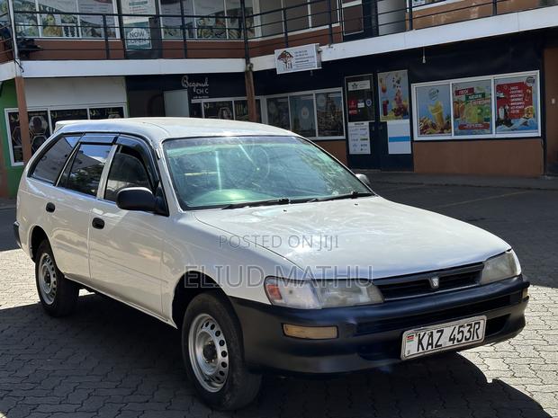 Toyota Corolla 2002 White