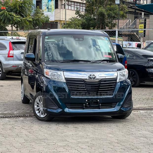 Toyota Roomy 2019 Blue