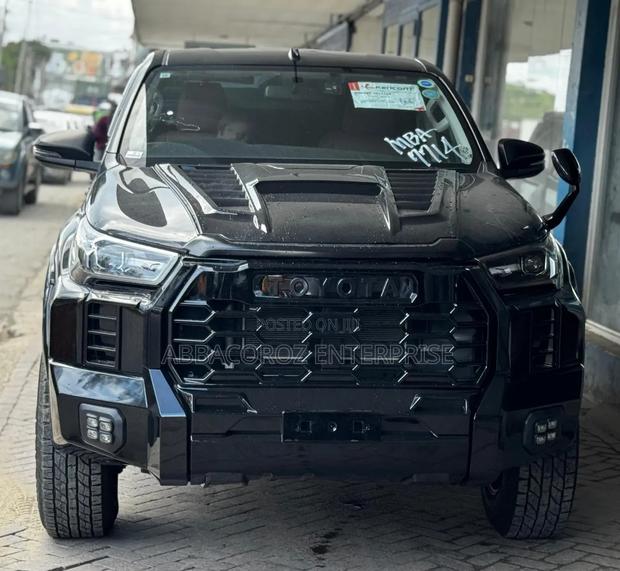 Toyota Hilux 2.4 Diesel 2020 Black