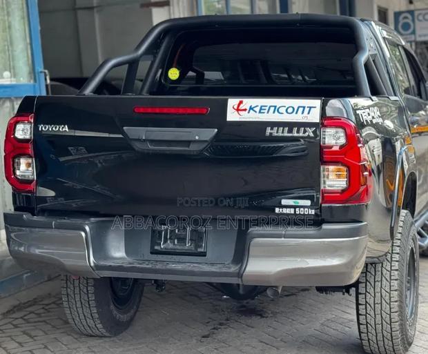 Toyota Hilux 2.4 Diesel 2020 Black