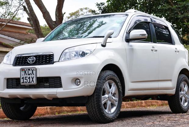 Toyota Rush 2012 White