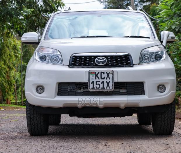 Toyota Rush 2012 White