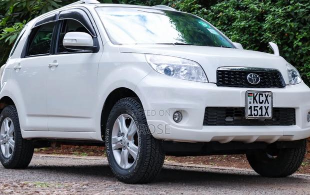 Toyota Rush 2012 White