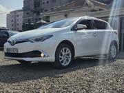 Toyota Auris 2016 White for sale
