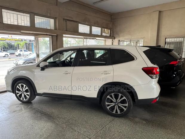 Subaru Forester 2018 White