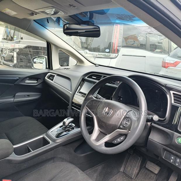 Honda Fit Shuttle 2019 White