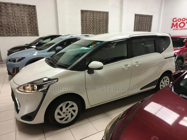 Toyota Sienta 2019 White