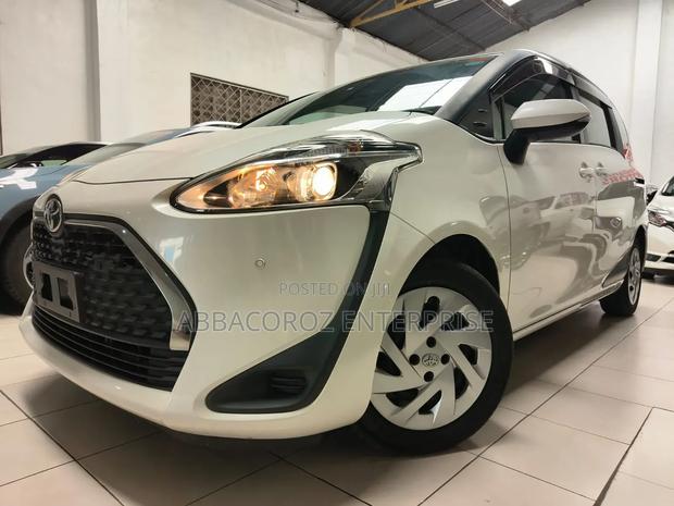 Toyota Sienta 2019 White