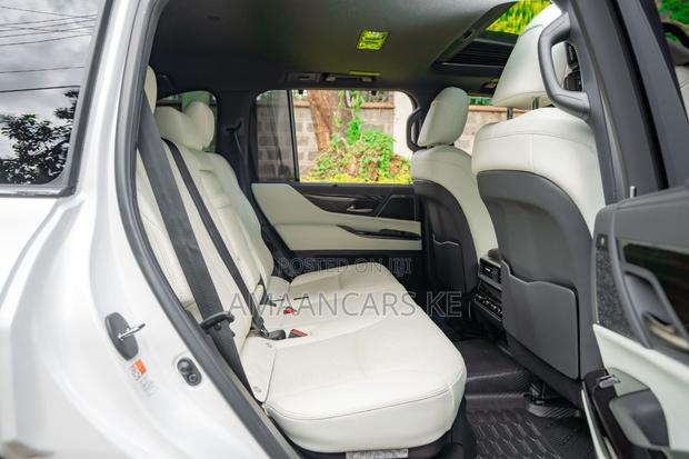 Lexus LX 600 2022 White