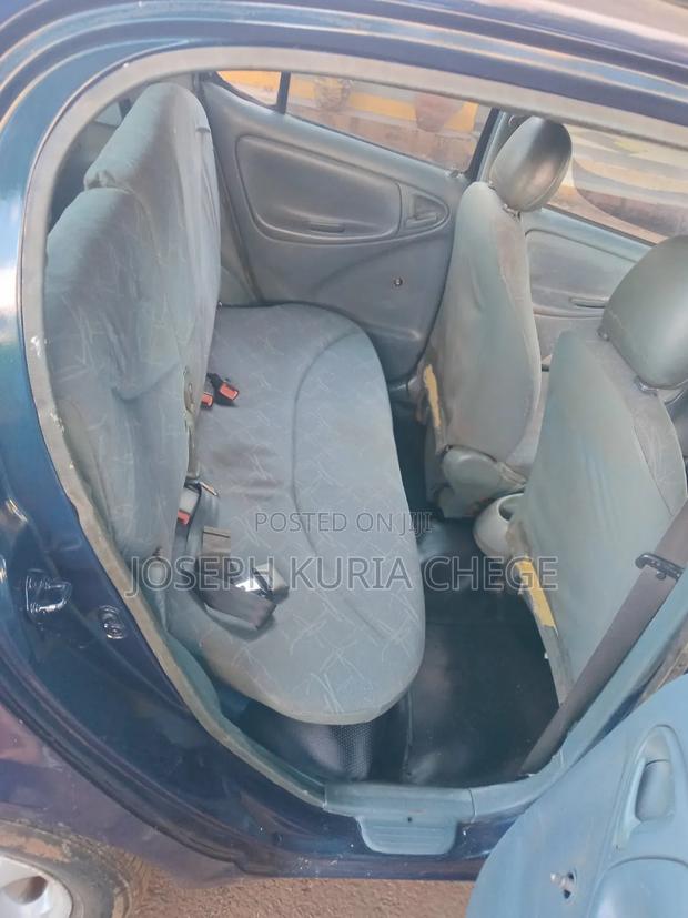 Toyota Vitz 2000 Blue