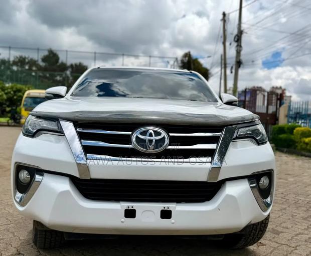 Toyota Fortuner 2018 White