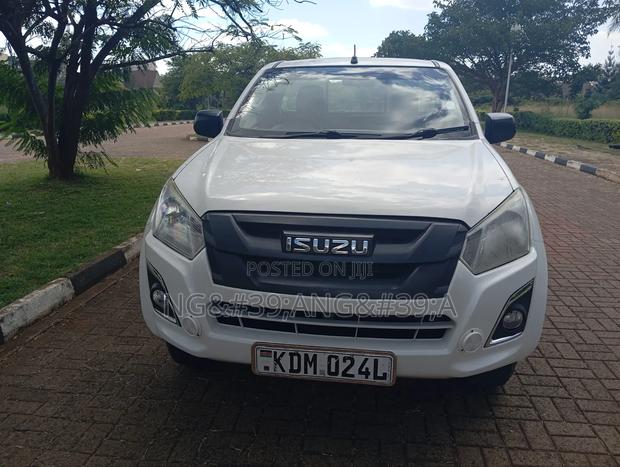 Isuzu D-MAX 2022 White
