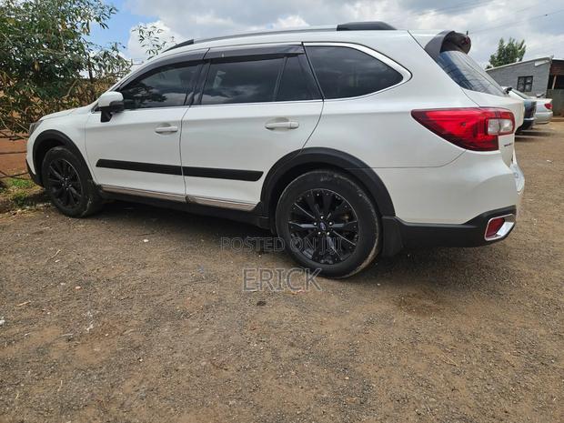 Subaru Outback 2.5i AWD 2016 White