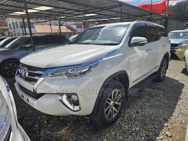 Toyota Fortuner 2.8 D AWD 2017 White