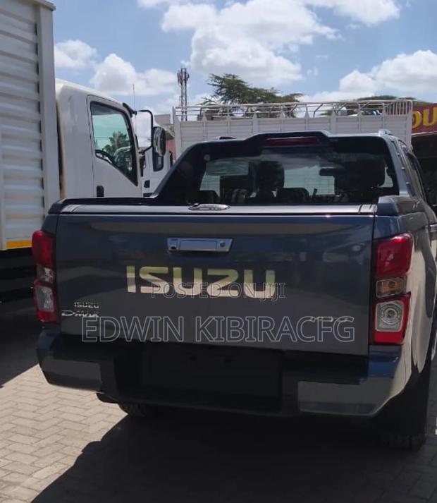 New Isuzu D-MAX 2026 White