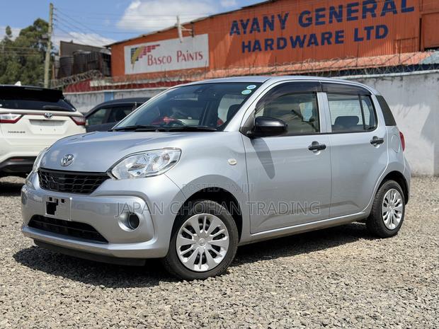 Toyota Passo 1.0 FWD 2018 Silver