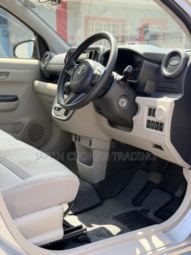 Toyota Passo 1.0 FWD 2018 Silver