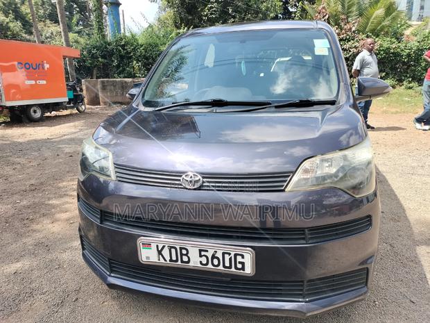 Toyota Spade 2013 Blue