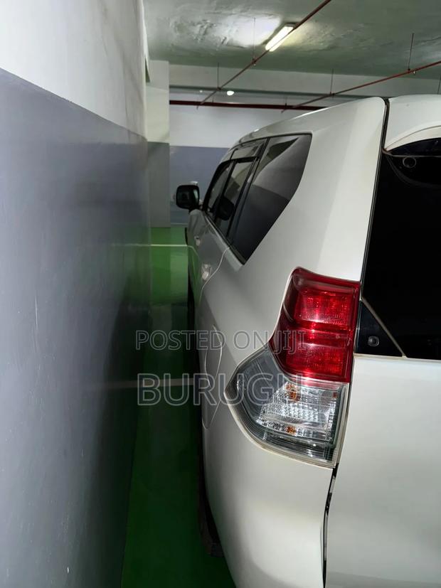 Toyota Land Cruiser Prado 2011 White