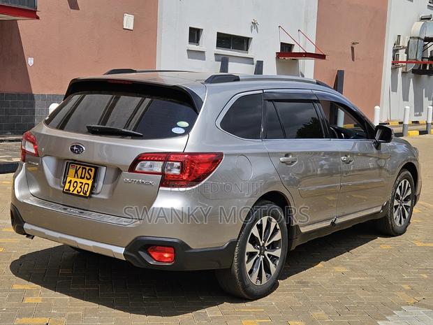 Subaru Outback 2.5i Premium AWD 2017 Gold