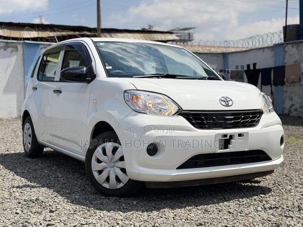 Toyota Passo 1.0 FWD 2018 White