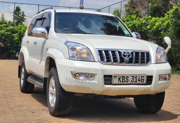 Toyota Land Cruiser 2005 White