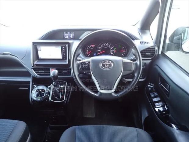 Toyota Voxy 2019 White