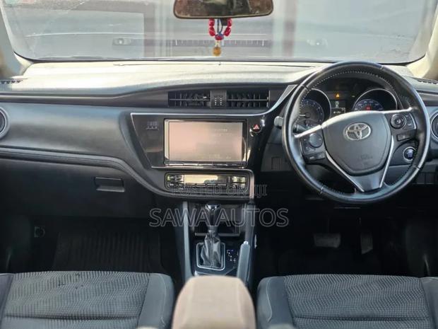 Toyota Auris 2016 White