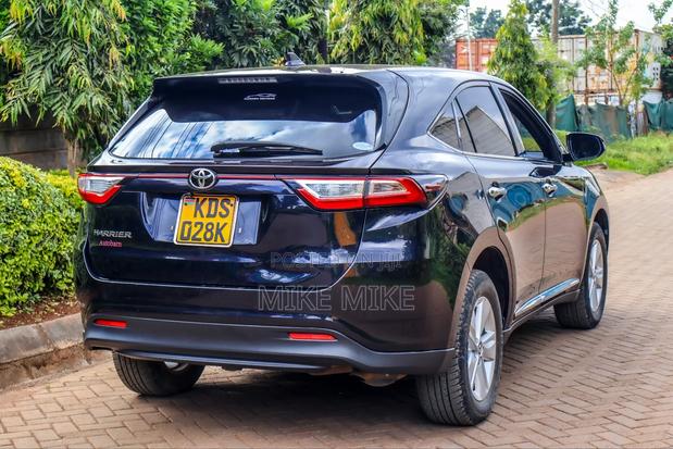 Toyota Harrier 2.0 2017 Black