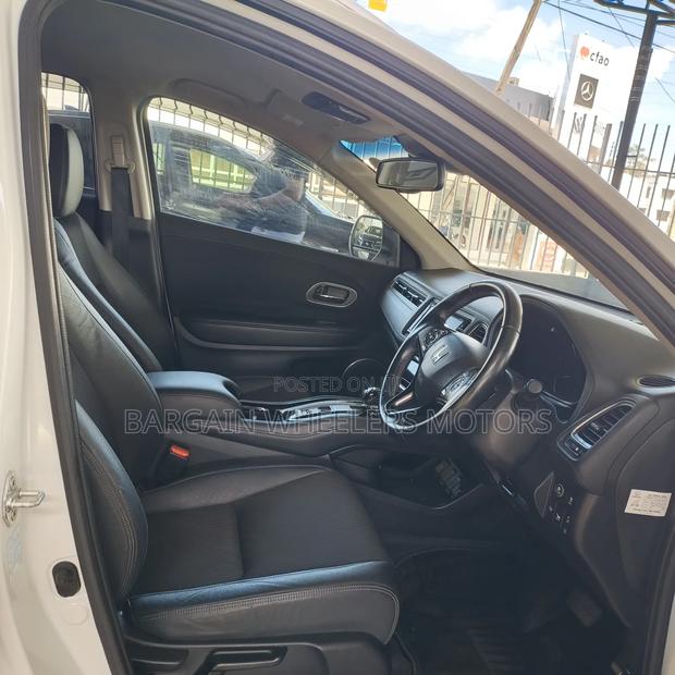 Honda Vezel 2019 White