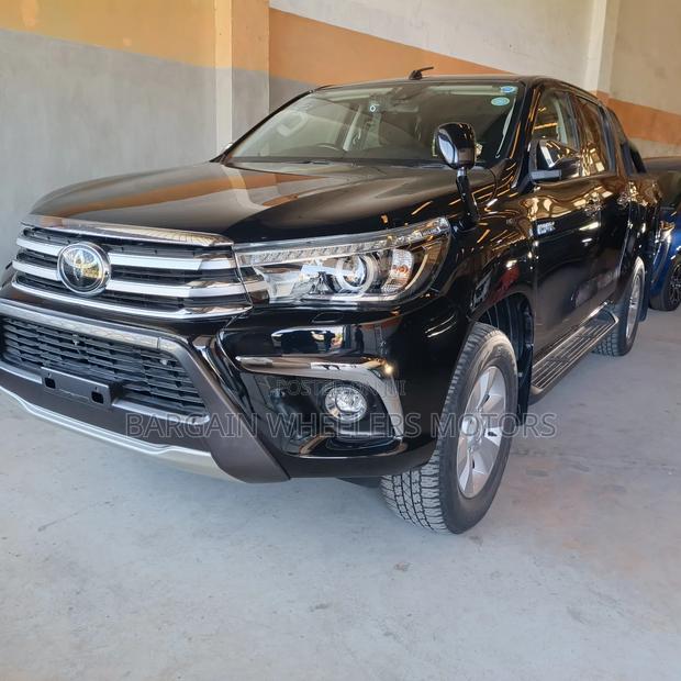 Toyota Hilux 2020 Black