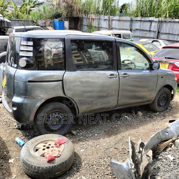 Toyota Sienta 2010 Gray