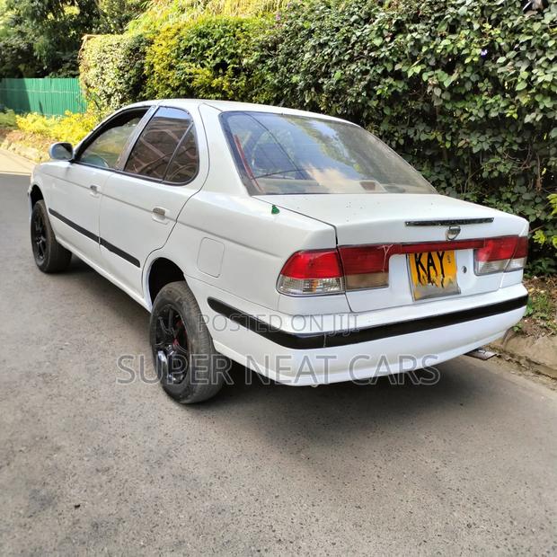 Nissan FB15 2000 White