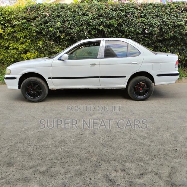 Nissan FB15 2000 White