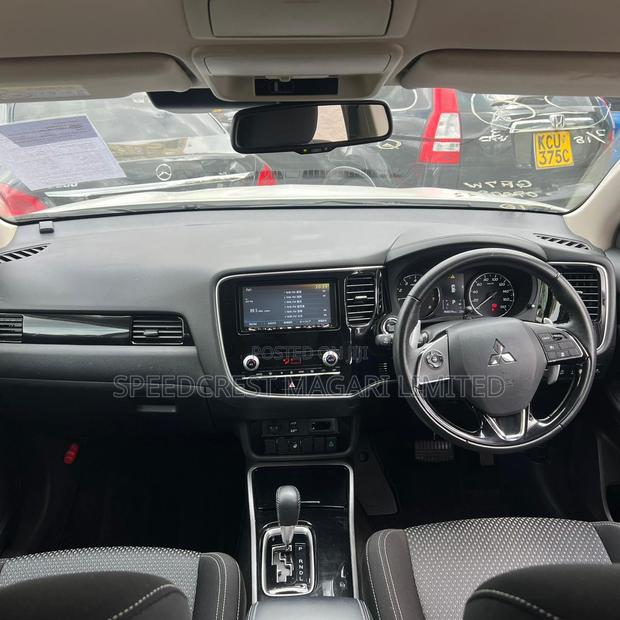 Mitsubishi Outlander 2020 White