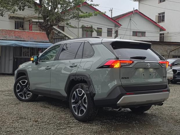 Toyota RAV4 Adventure AWD 2020 Green