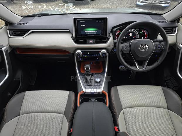 Toyota RAV4 Adventure AWD 2020 Green