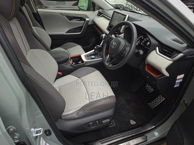 Toyota RAV4 Adventure AWD 2020 Green