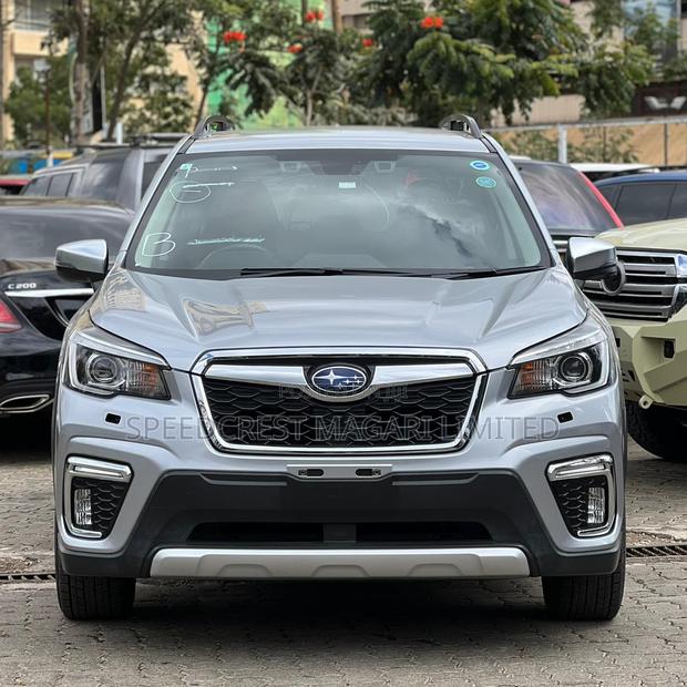 Subaru Forester 2019 Silver