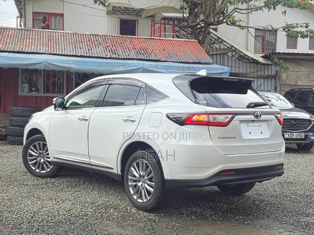 Toyota Harrier 2.0 2020