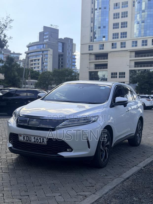 Toyota Harrier 2.0 Turbo 2018 White