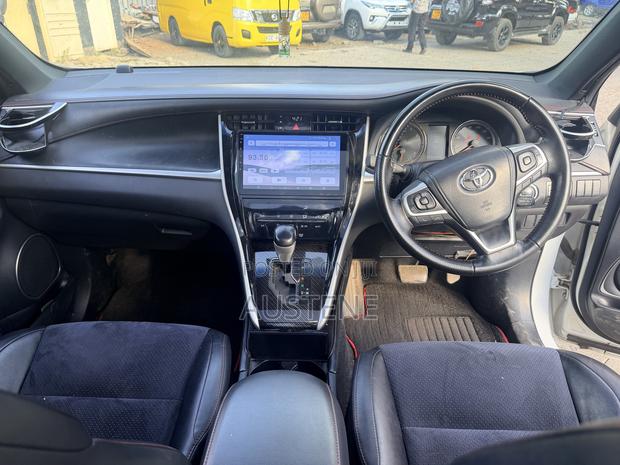 Toyota Harrier 2.0 Turbo 2018 White