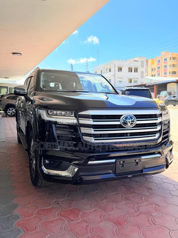 Toyota Land Cruiser 2024 Black