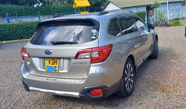 Subaru Outback 2.5i Limited 4dr Wagon AWD (2.5L 4cyl CVT) 2015 Gold