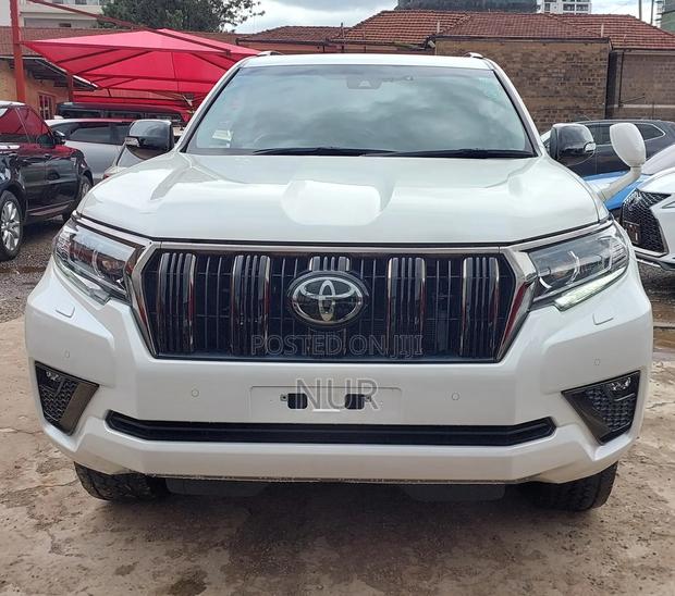 Toyota Land Cruiser Prado 2021 White