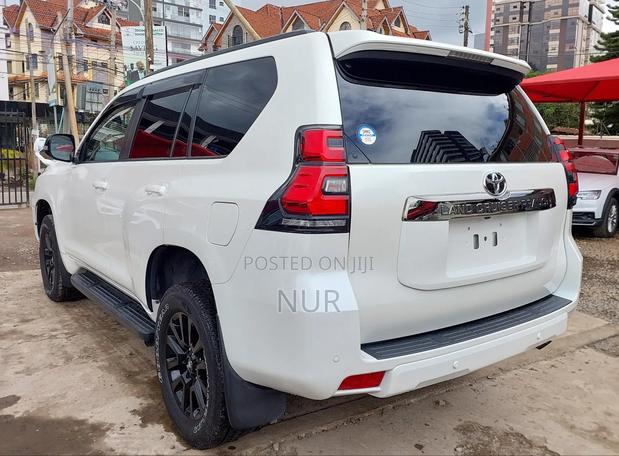Toyota Land Cruiser Prado 2021 White